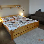 Pod Lesem Dobra Voda (Mrakotin)